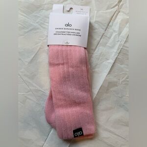 🚫SOLD🚫 NWT!! ALO Yoga Soft Pink Unisex Scrunch Socks